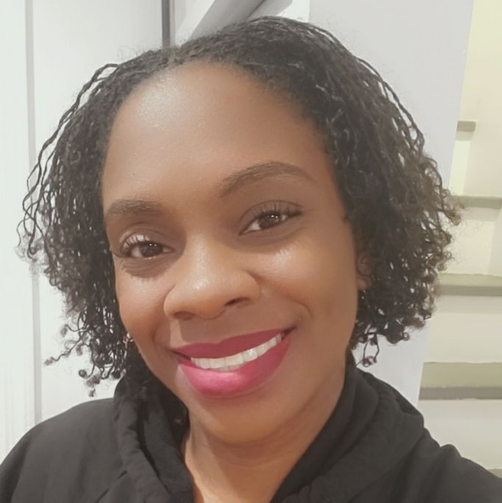 Meet your Posher, Mia